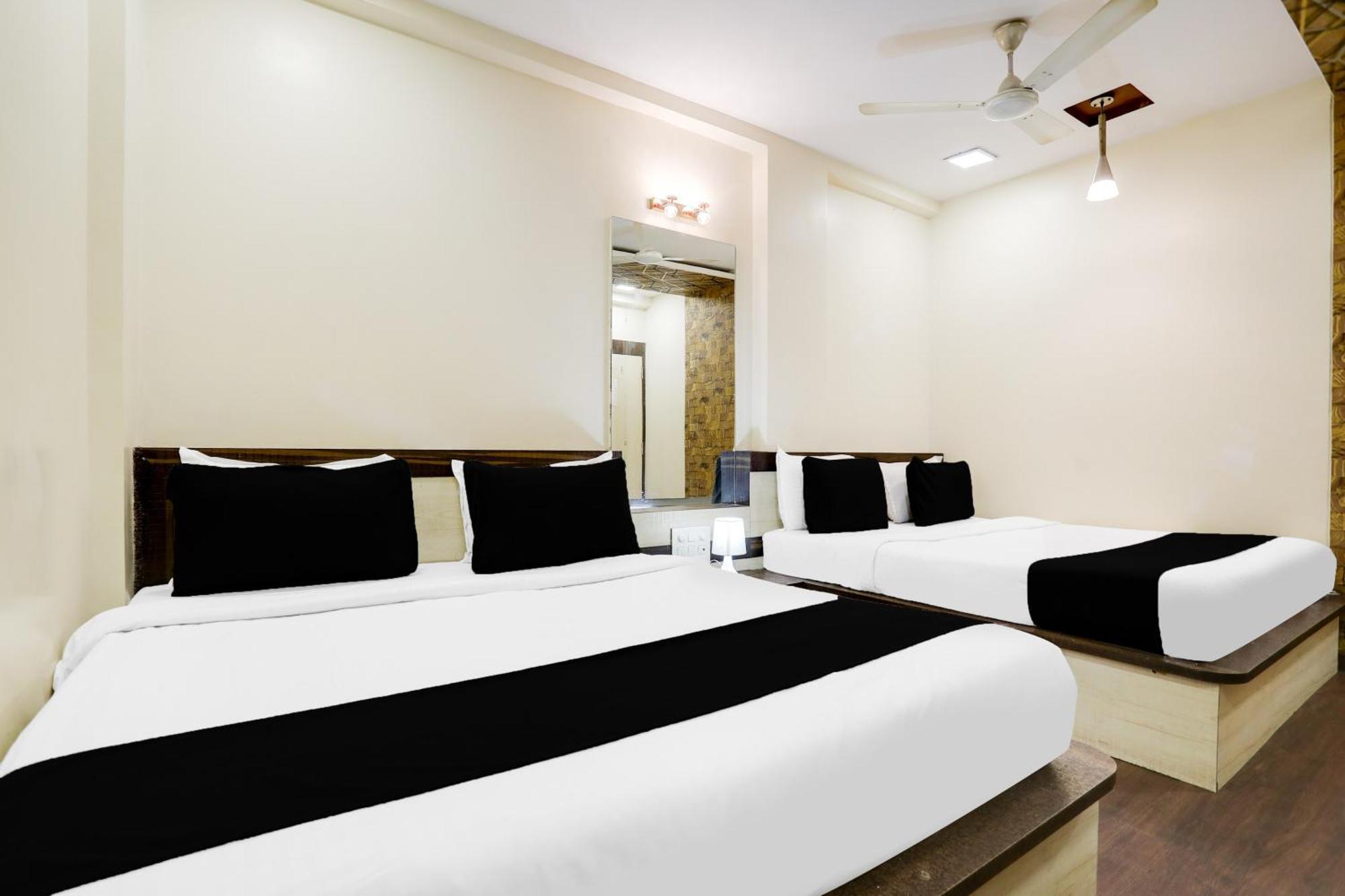 Super Hotel O Palkhi Road Near Sai Baba Temple Formerly Netra Sai 舍地 外观 照片