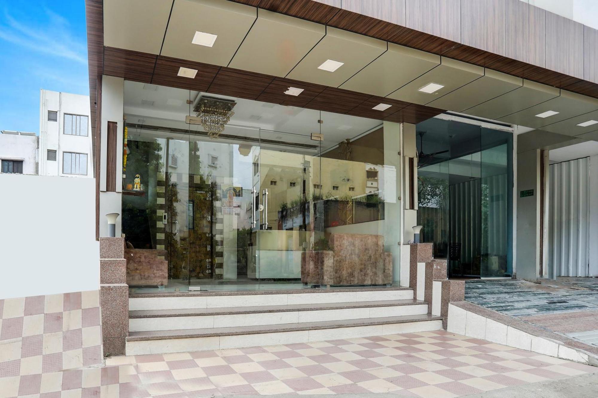Super Hotel O Palkhi Road Near Sai Baba Temple Formerly Netra Sai 舍地 外观 照片